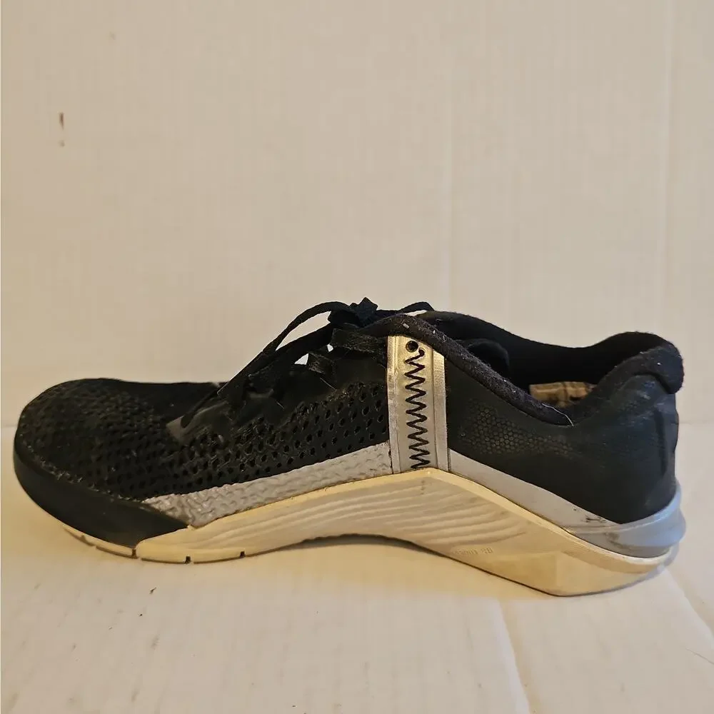 Size 7.5 - Nike Metcon 6 Black Metallic Silver Women's Pre-owned Training Shoes